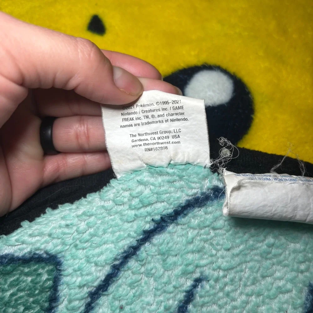 Pokemon Northwest Fleece Throw Blanket Pikachu Charmander Squirtle Bulbasaur